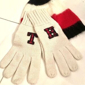 ☕️Tommy Hilfiger cream gloves with logo M
